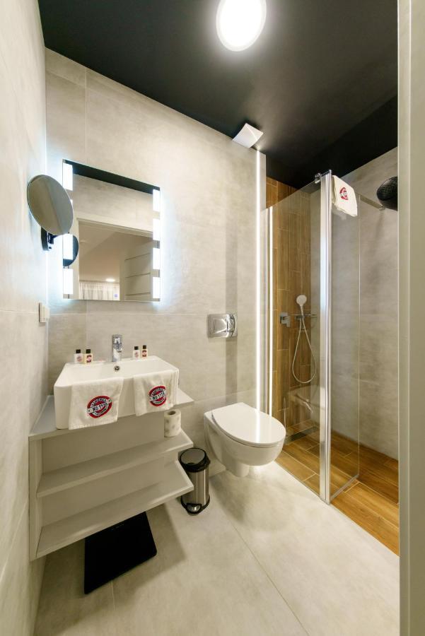 Kamienica No 111A Warsaw Airport Aparthotel Kültér fotó