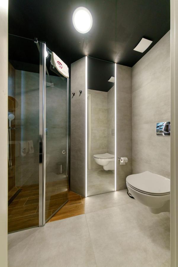 Kamienica No 111A Warsaw Airport Aparthotel Kültér fotó