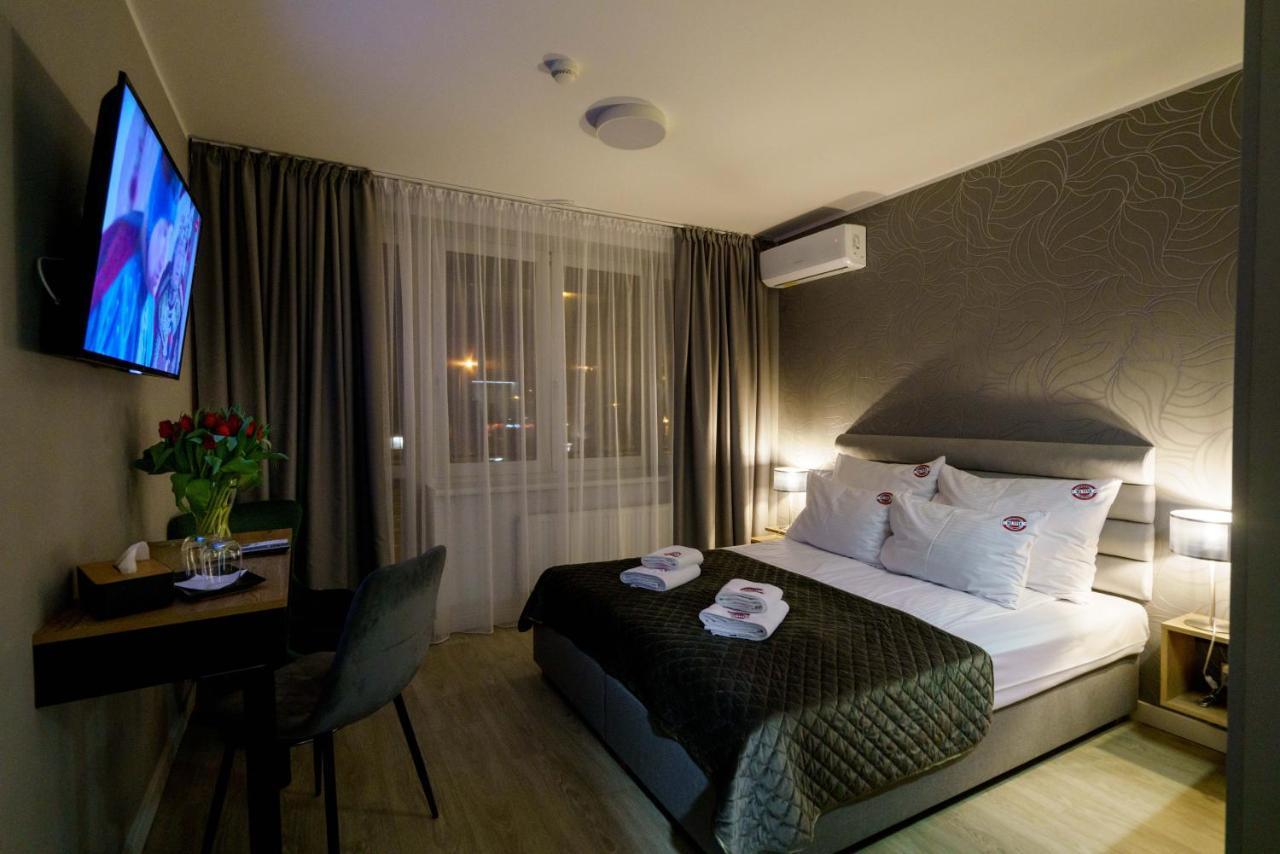 Kamienica No 111A Warsaw Airport Aparthotel Kültér fotó