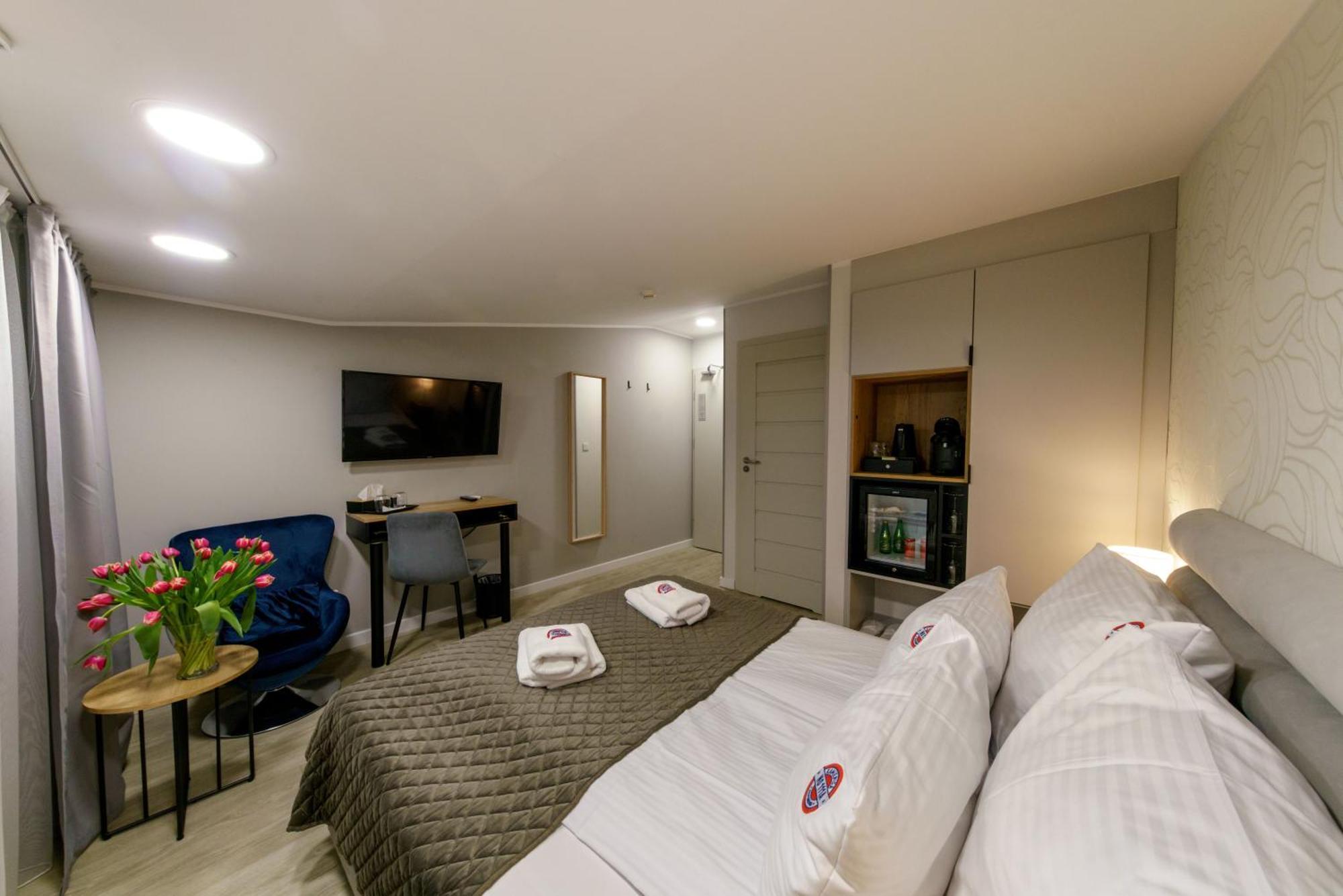 Kamienica No 111A Warsaw Airport Aparthotel Kültér fotó